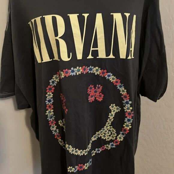 Nirvana Band Music Gray Smiley Face Design Distressed Graphic Shirt Casual - Picture 4 of 9